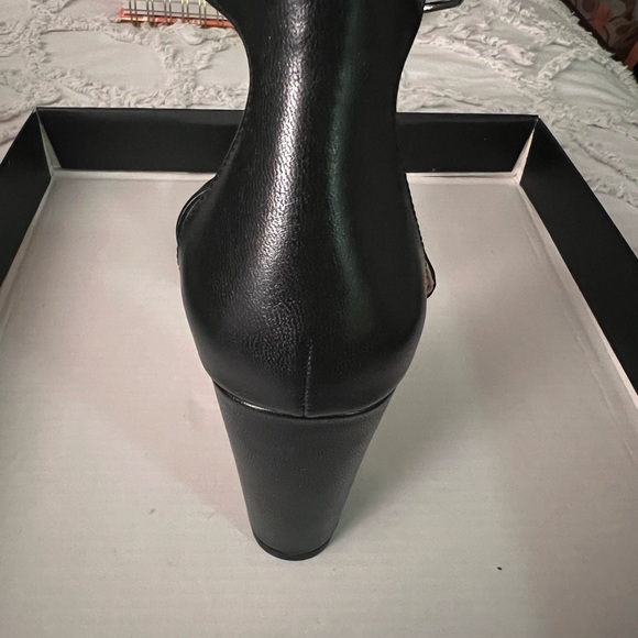 Heels - Picture 5 of 6